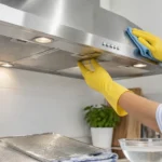Cum cureți hota de bucătărie pas cu pas: filtre, grăsime și exterior inox